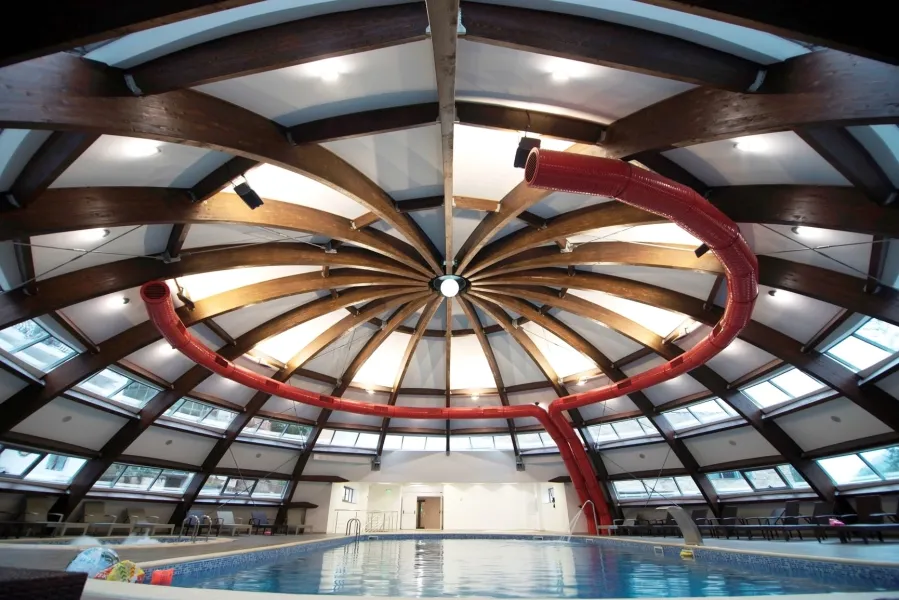 PISCINA  HOTEL  PERLA