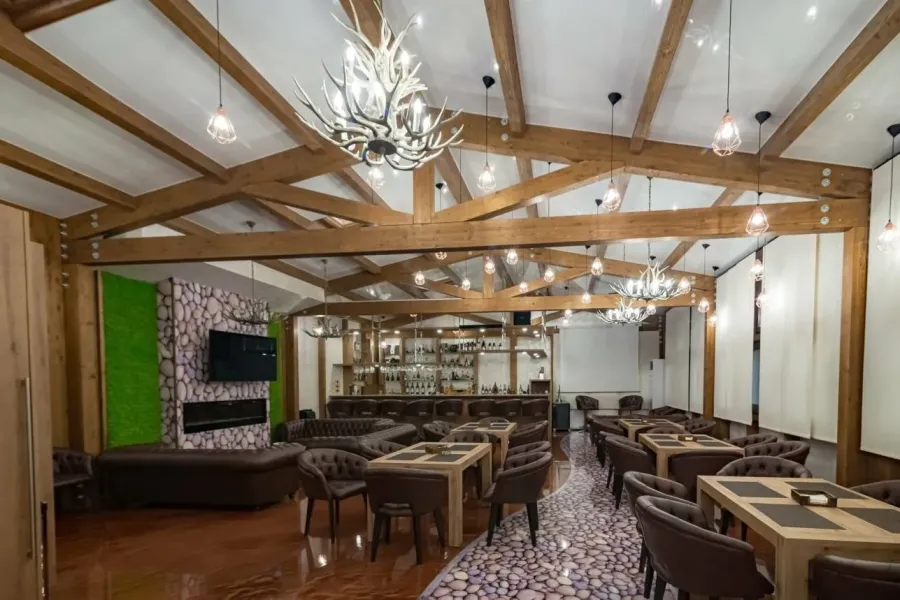 SALON PENTAROM 